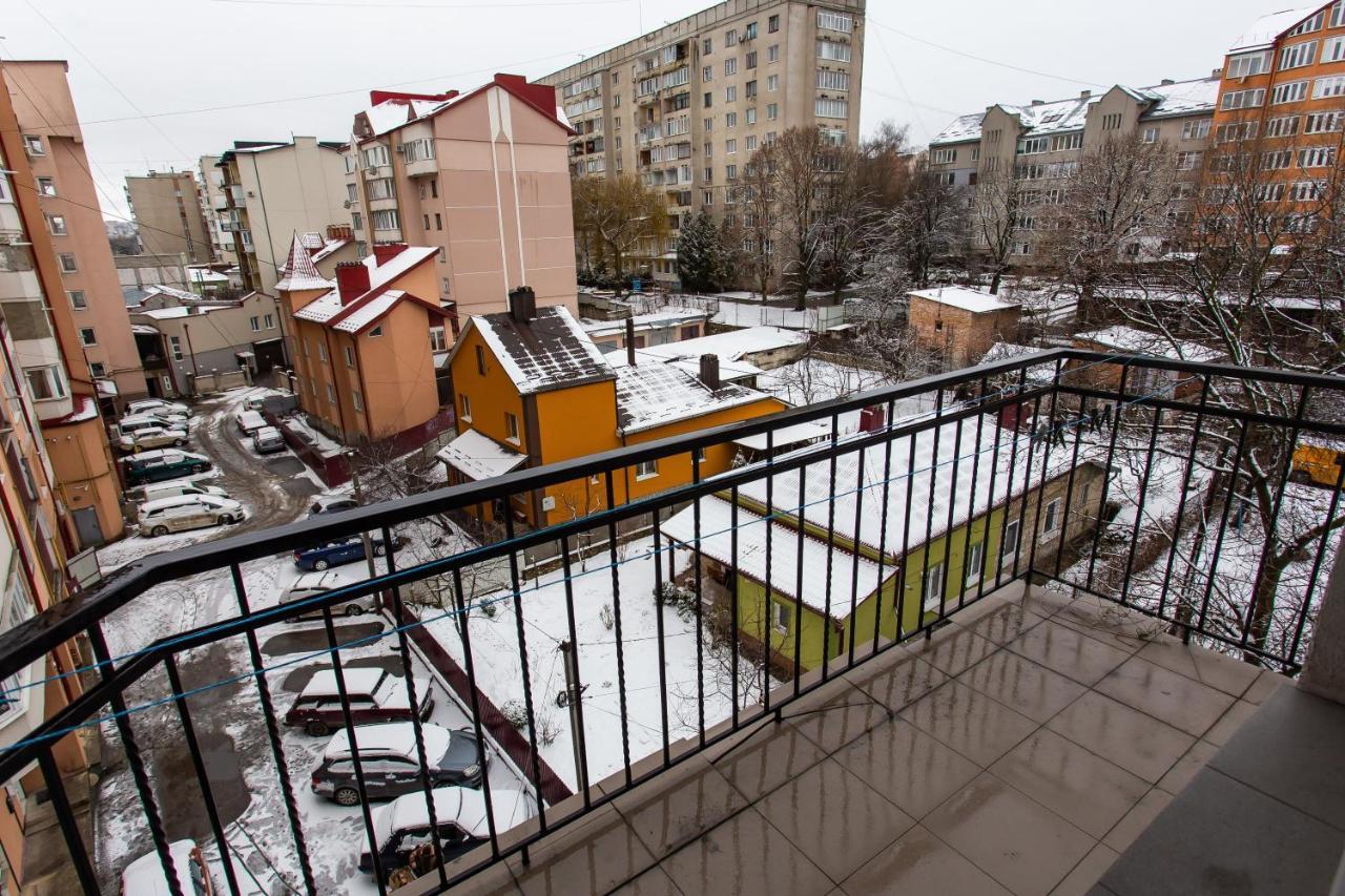 Подобово В Центрі Поряд Жд Ternopil Bagian luar foto